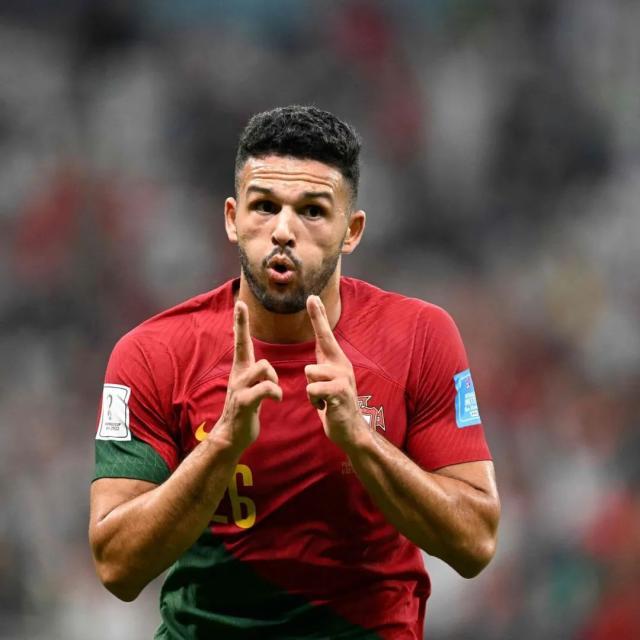 1671708871172052050.jpg w1.jpg