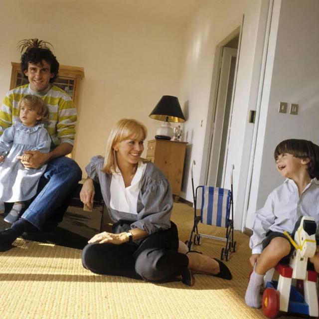 1671708938431037965.jpg w7.jpg